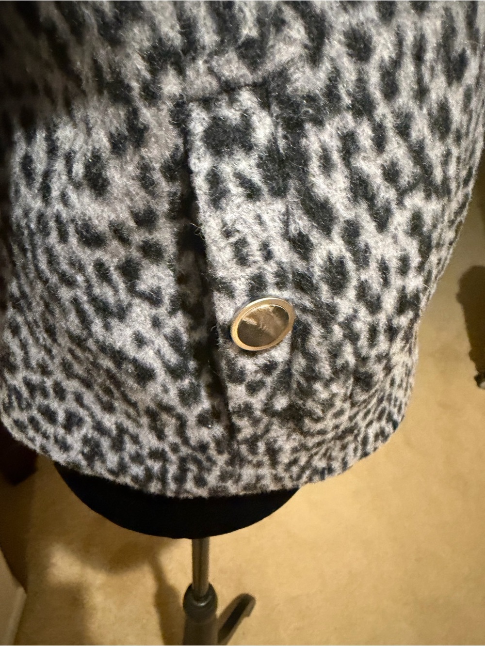Talbots Women’s Gray Leopard Print Button-Front Jacket - Picture 2 of 8